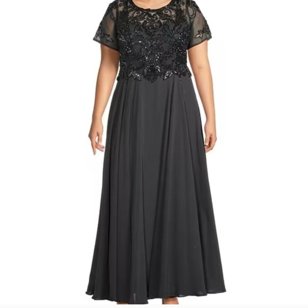 XSCAPE Women's Charcoal Beaded Chiffon Short Sleeve Formal Gown NWT